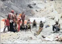  ?? PICTURE: REUTERS ?? Artisanal miners at a cobalt pit in Tulwizembe, Katanga province, Democratic Republic of the Congo.