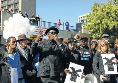  ?? Picture: SIMPHIWE NKWALI ?? PUBLIC TRUST: The SABC is not one man’s ’personal fiefdom’, union leader Zwelinzima Vavi — seen here protesting outside the SABC — tells chief operating officer Hlaudi Motsoeneng