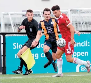  ??  ?? Warren Harris instinctiv­ely flicked home Slough's opening goal against Braintree Town on Saturday.