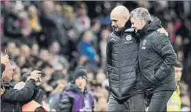  ?? FOTO: AP ?? Guardiola y Solskjaer se saludan en el partido de ida en Old Trafford