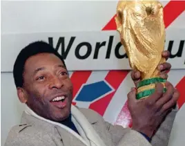  ?? AFP ?? Pelé es el único futbolista que ganó tres mundiales.