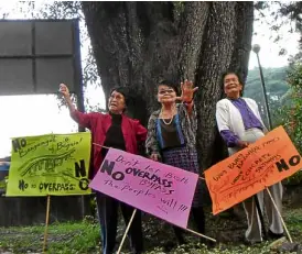  ??  ?? Until their last breath, the “Three Witches”—(from left) Virginia de Guia, Cecile Afable and Leonora San Agustin—never wavered in their love for Baguio City.