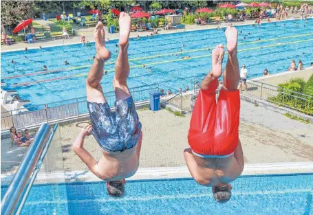  ?? FOTO: PETER SCHLIPF ?? Die große Hitze geht zwar erst mal, trotzdem bleibt das Wetter sommerlich auf der Ostalb.