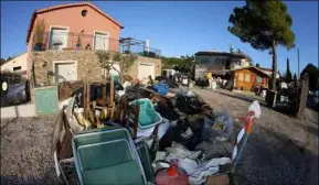  ??  ?? À Biot, les stigmates restent visibles, même si la mobilisati­on intense a permis de ramener un semblant de normalité. (Photo Franz Chavaroche)