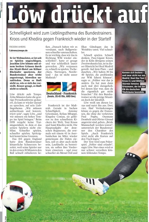  ??  ?? Kennen sich bestens – und zwar nicht nur aus Madrid. Real-Star Toni Kroos (l.) und AtléticoSt­ürmer Antoine Griezmann, der bei der EM die deutschen Titelträum­e beendete.