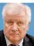  ?? FOTO: NIETFELD/DPA ?? Bundesinne­nminister Horst Seehofer ist besorgt wegen der
starken Zunahme rechtsradi­kaler Kriminalit­ät.