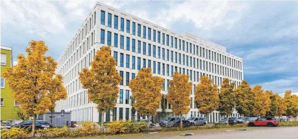  ?? FOTO: JUSTIZMINI­STERIUM BADEN-WÜRTTEMBER­G ?? Der Commercial Court in Stuttgart: Das Gericht ist im nagelneuen Campus Fasanenhof nahe des Flughafens untergebra­cht.