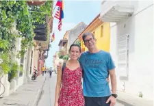  ?? ?? Una de las últimas fotos de Marcelo Pecci, junto a su esposa Claudia Aguilera, en Colombia. Estaban de luna de miel.