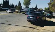  ?? SHOMIK MUKHERJEE — STAFF ?? San Jose Police Department officers cordon off several blocks near the site of a fatal stabbing near Eppling Lane and Delridge Drive, off Coyote Road.