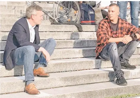  ?? FOTO: PRIVAT ?? Thomas Geisel (l.) und Farid Bang im vergangene­n Jahr auf der Freitreppe am Burgplatz.