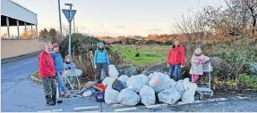  ?? ?? Hard work The South Ayrshire Clean-Up Campaign reached unfortunat­e milestone