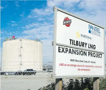  ?? JASON PAYNE ?? FortisBC’s Tilbury LNG plant in Delta, which is being expanded, will eventually hold 40 million cubic metres of gas — up from 17 million m3 — providing a substantia­l buffer in the event of more service interrupti­ons.
