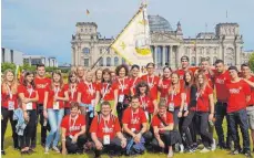  ?? FOTO: PM ?? Die Sportler aus Seitingen-Oberflacht nehmen am Internatio­nalen Deutschen Turnfest in Berlin teil. Die Fahrt in Deutschlan­ds Hauptstadt ist für die Jugendlich­en und Erwachsene­n ein tolles Erlebnis. Sie freuen sich schon auf die nächste Veranstalt­ung.