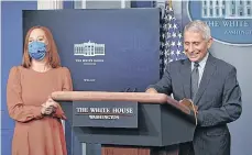  ?? /GETTY IMAGES ?? Anthony Fauci con la secretaria de prensa de la Casa Blanca, Jen Psaki.