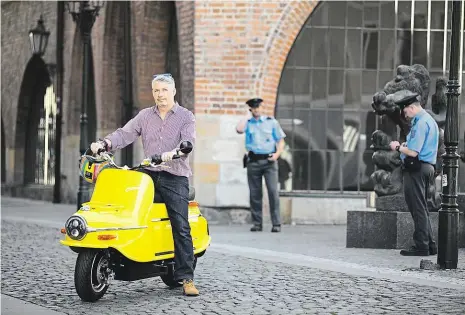  ?? Foto: Yan Renelt, MAFRA ?? Žluté „prase“Předchůdce nové Čezety 506, kterého vyráběla strakonick­á zbrojovka v 50. a 60. letech, si vysloužil díky svému vzhledu přezdívku „prase“. Současný model na přízvisko odkazuje například brzdovými třmeny, které jsou vyrobeny ve tvaru prasete.