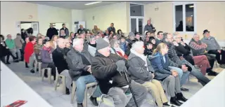  ??  ?? Nombreuses sont les personnes venues à l’invitation de Raoul Debar et du conseil municipal pour la traditionn­elle cérémonie de présentati­on des voeux...