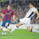  ?? FOTO: C. CHAVES ?? Ferdinand ‘sufrió’ a Messi