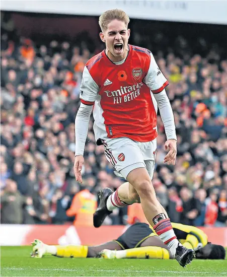  ?? ?? Flashpoint: Emile Smith Rowe celebrates scoring Arsenal’s controvers­ial winner