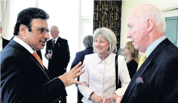  ?? Richard Bosworth 07785 223151 ?? > United Arab Emirates ambassador Sulaiman Hamid Almazroui talking to members of the Cardiff Business Club at St David’s Hotel