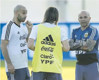  ?? FOTO: AFP ?? Jorge Sampaoli decidió mover el tablero, sabe que debe ganarle a Croacia.