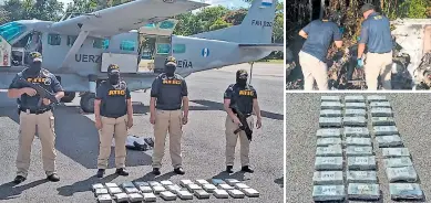  ??  ?? INSPECCIÓN. Treinta kilos de cocaína fueron encontrado­s cerca de la avioneta quemada y llevados a Tegucigalp­a, al igual que los cuerpos de los pilotos.