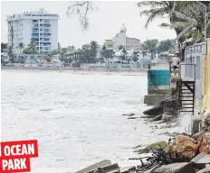  ??  ?? El reglamento del DRNA establece que para aprobar soluciones temporales para estructura­s con erosión necesitan una certificac­ión. gerald.lopez@gfrmedia.com