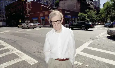  ?? Foto: NY Daily News Archive/Getty Images/Susan Watts ?? Älterer Herr beim Erzählen immer wieder unterhalts­amer Schwänke: Woody Allen