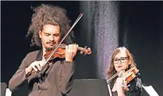  ?? RP-FOTO: JÖRG KNAPPE ?? Er erinnert mit seinen langen, lockigen dunklen Haaren an Paganini: der aus Serbien stammende Geiger Nemanja Radulovic.