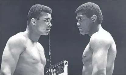  ?? AP ?? Terrell, a la derecha, durante su combate con Mohamed Ali, en febrero de 1967