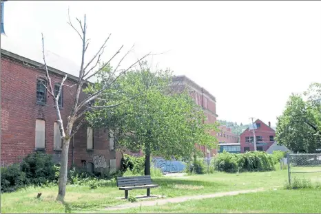  ?? DANIEL MONAHAN / SENTINEL & ENTERPRISE ?? The Fitchburg Arts Community housing project is converting the former B.F. Brown Middle School into apartments.