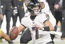  ?? DON WRIGHT/AP ?? Ravens quarterbac­k Trace McSorley, who played Wednesday against the Steelers, was a sixth-round pick in the 2019 NFL draft.