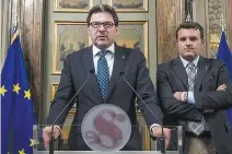  ??  ?? Muro contro muro Le delegazion­i di M5s e Lega, guidate da Di Maio e Giorgetti (Salvini era in Sicilia) hanno ribadito le posizioni già note Resta lo stallo