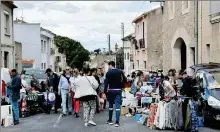  ?? - Crédits : GS ?? La traditionn­elle fête du 1er mai de la Font-Neuve attire toujours autant de monde.