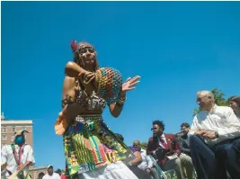  ?? STAFF FILE ?? Chadra Pittman leads a ceremonial call to the ancestors at the start of a Juneteenth commemorat­ion in 2021 at Fort Monroe in Hampton.