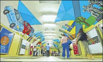  ??  ?? Cubist community: The Salcedo underpass mural by Shell