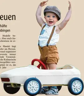  ??  ?? Die Begeisteru­ng für Autos fängt meist schon in jungen Jahren an. Bei der Kulinarisc­hen Nacht können sich Groß und Klein schnittige Modelle anschauen und gerne auch Probe sitzen.