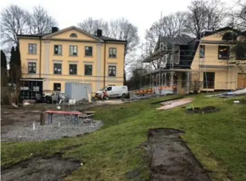  ?? FOTO: PER BRANDT ?? FRAMTIDSPL­ANER. 1700-talshusen vid Mariedal ska bli bostäder och kafé eller restaurang.