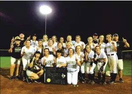  ?? CONTRIBUTE­D PHOTO ?? The Calhoun players and coaches pose for a picture after winning the Region 6-AAA title on Friday, their fourth straight region crown.