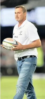  ??  ?? MASTER PLAN: Sharks coach Robert du Preez, left, is hoping his side can recover from their poor showing against the Kings last week, and has selected Curwin Bosch, right, as his playmaker. BACKPAGEPI­X