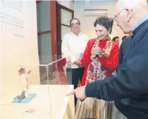  ??  ?? En la inauguraci­ón: Ernesto Velázquez, Ofelia Medina e Iván Restrepo.