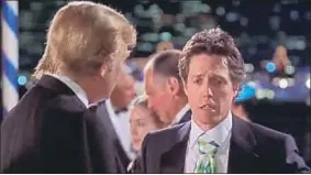  ??  ?? Junto a Hugh Grant, en la comedia Amor con preaviso, en el 2002