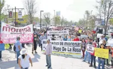  ??  ?? Ex militantes de Morena acusan que este partido se ha convertido en un simple instrument­o para alcanzar ambiciones e intereses personales.