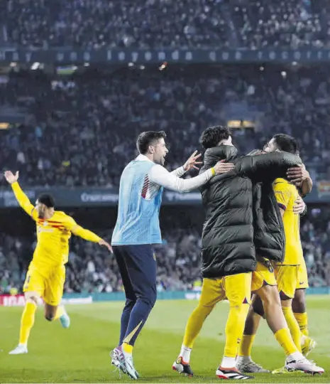  ?? // VALENTÍ ENRICH ?? El equipo, celebrando uno de los goles en el Benito Villamarín