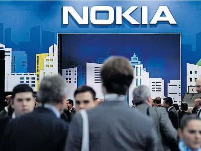  ?? [ APA/AFP/JOSEP LAGO ] ?? Nokia gerät schon wieder ins Hintertref­fen – nun muss für die Zukunft gespart werden.