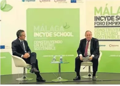  ??  ?? Eduardo Baamonde, presidente de Cajamar, y José Luis Bonet, presidente de la Fundación Incyde, ayer en Málaga.