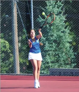  ?? File photo by Ernest A. Brown ?? Emily Graham earned a victory to help the Mount St. Charles cure a 4-3 victory over Moses Brown Thursday in Providence.
girls tennis team se