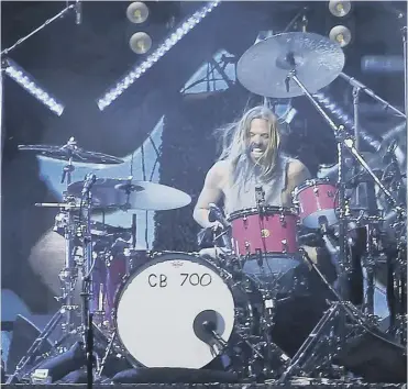  ?? ?? 0 Taylor Hawkins of the Foo Fighters performs at Lollapaloo­za Chile on March 20, 2022 in Santiago