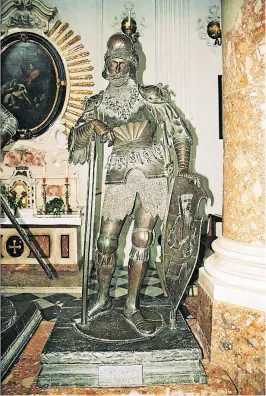  ?? [ Wikimedia/Jdsteakley ] ?? Theoderich der Große ist auch in der Innsbrucke­r Hofkirche verewigt.