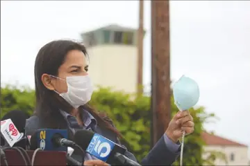  ??  ?? Rep. Nanette Barragán visited Terminal Island Prison May 12 and met with press. File photo