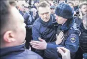  ??  ?? Chantre de la lutte anticorrup­tion, à l’origine de cette mobilisati­on, l’opposant Alexeï Navalny a été lui-même arrêté. (Photo AFP/Evgeny Feldman)